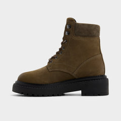 Lewellan in Dark Green - Hiking boot, Lug sole