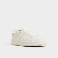 Retrochic in White - Low top sneaker, Cup sole