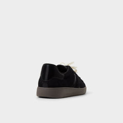 Chicsneaker2 in Black Black - Low top sneaker, Cup sole