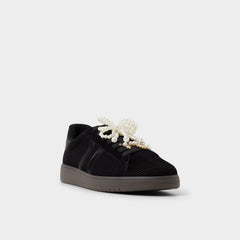 Chicsneaker2 in Black Black - Low top sneaker, Cup sole