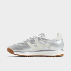 Stepcount Silver Women's Low top sneakers - Jogger sneaker, Jogger sole