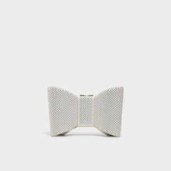 Dressboww in White Overflow -