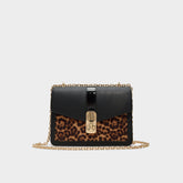 Soii in Black -