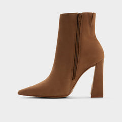 Carredendar in Tan - Ankle boot, Block heel