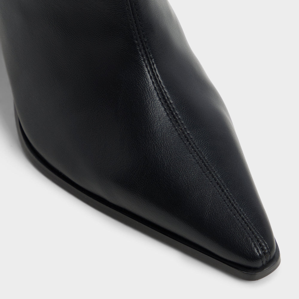 Figgy in Black - Ankle boot, Block heel