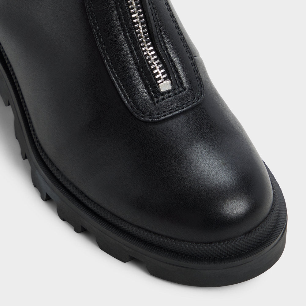 Merielle in Black - Ankle boot, Lug sole