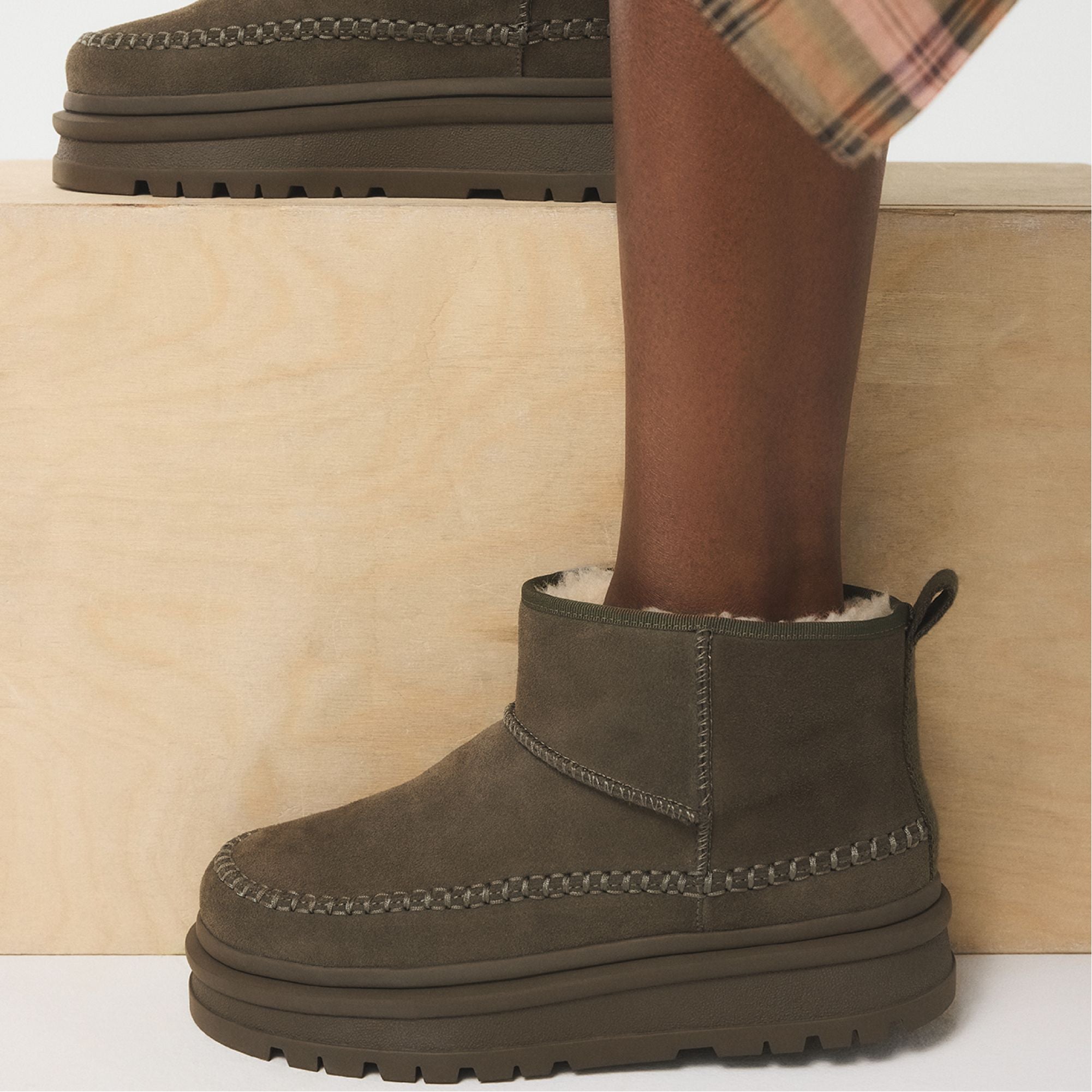 Milanie in Dark Green - Ankle boot, Lug sole