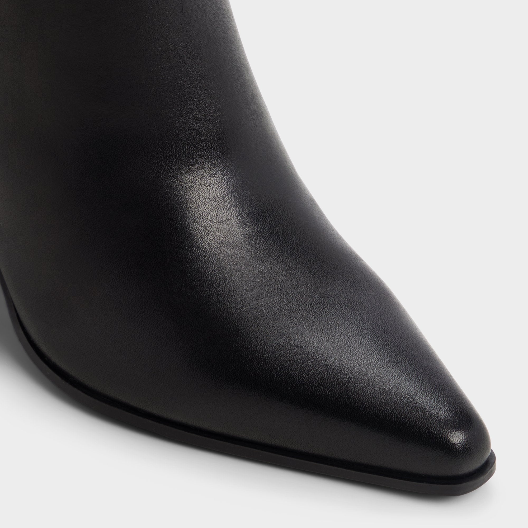 Kaelya in Black - Knee-high boot, Block heel
