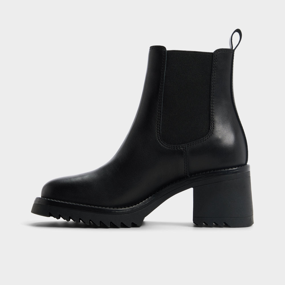 Anneliese in Black - Chelsea boot, Lug sole