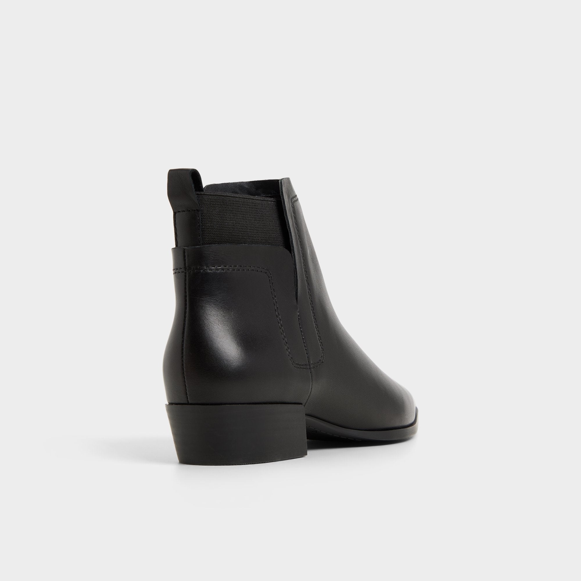 Raneldar in Black - Chelsea boot, Block heel