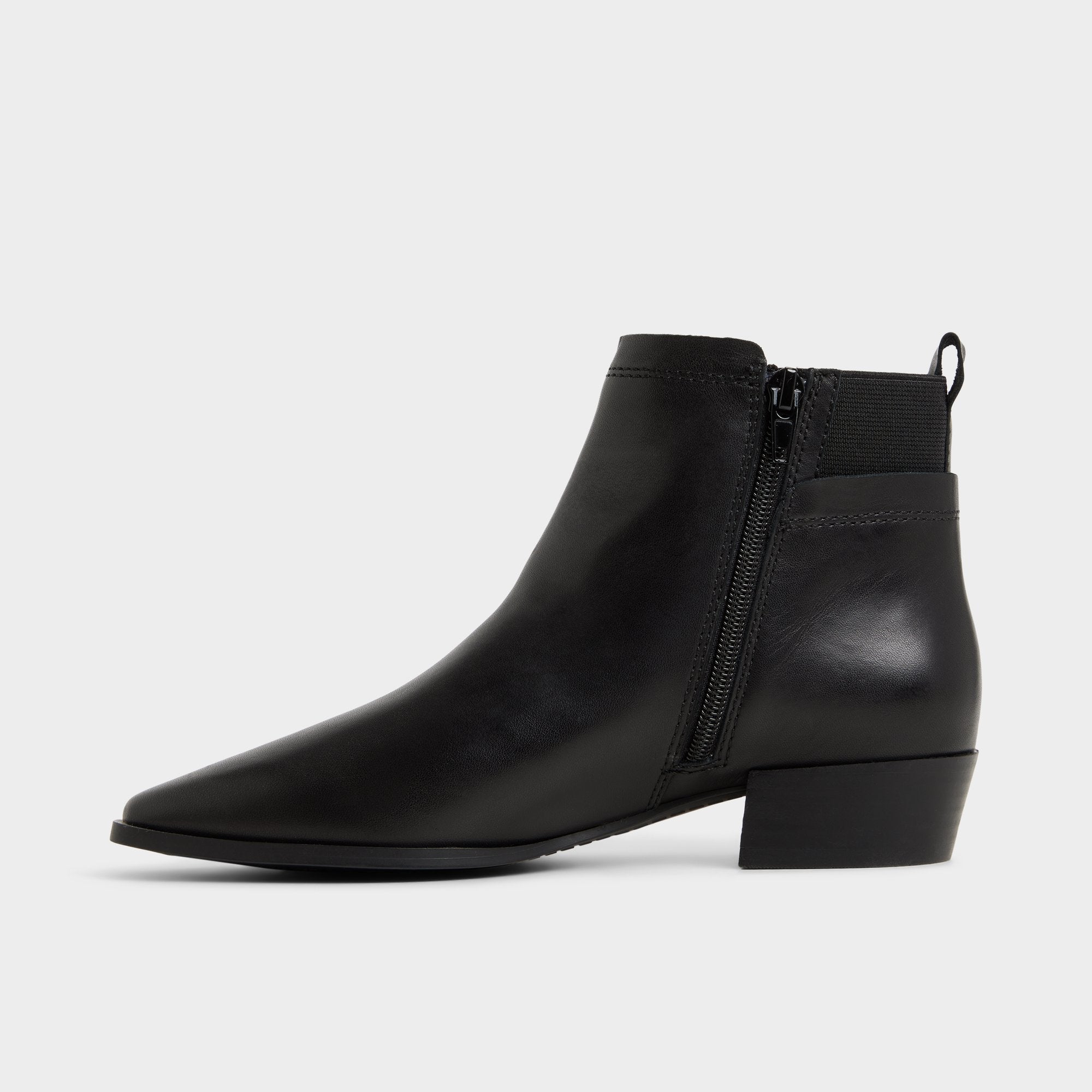 Raneldar in Black - Chelsea boot, Block heel