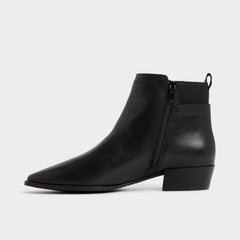 Raneldar in Black - Chelsea boot, Block heel