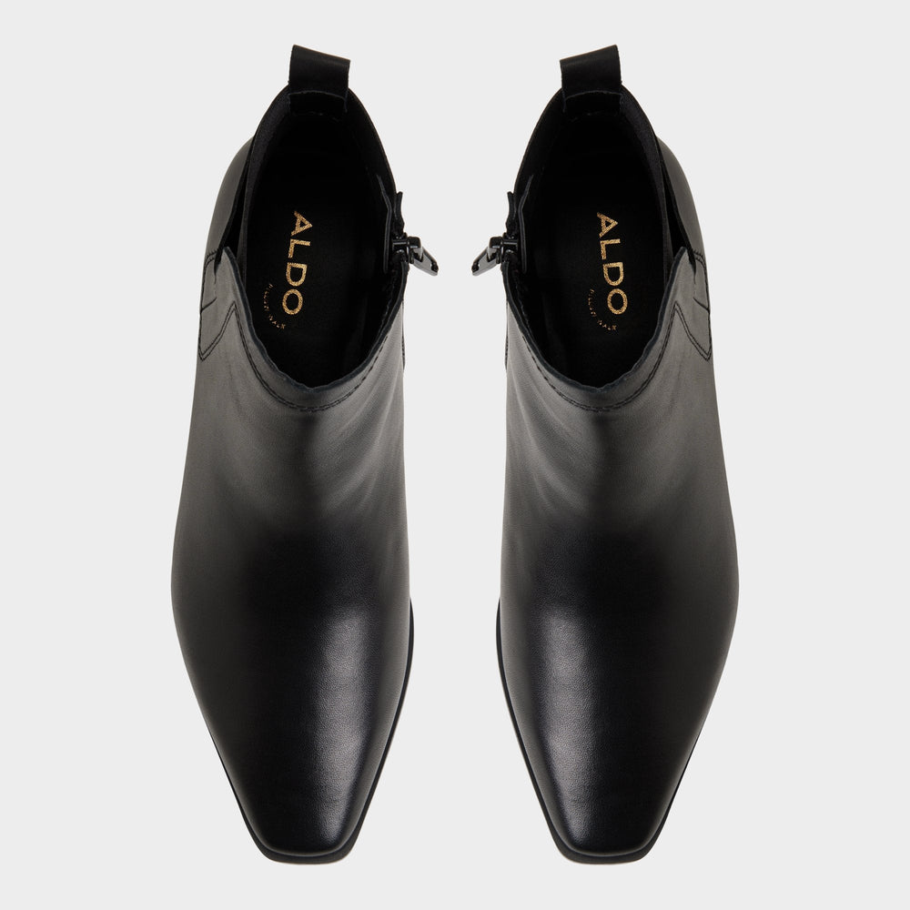 Raneldar in Black - Chelsea boot, Block heel