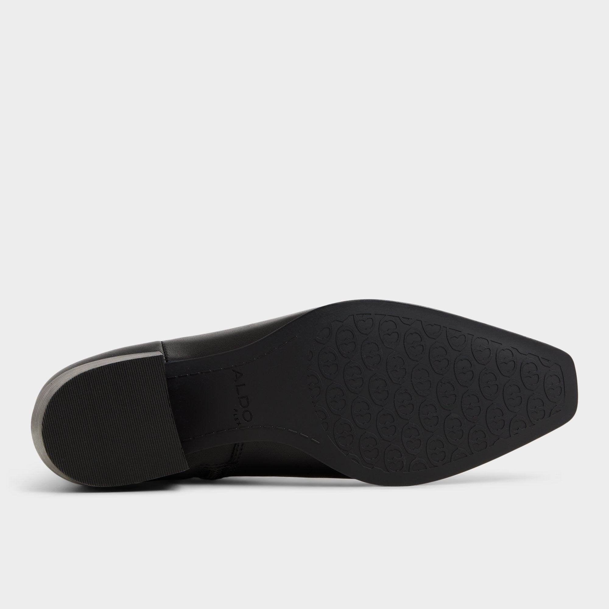 Raneldar in Black - Chelsea boot, Block heel