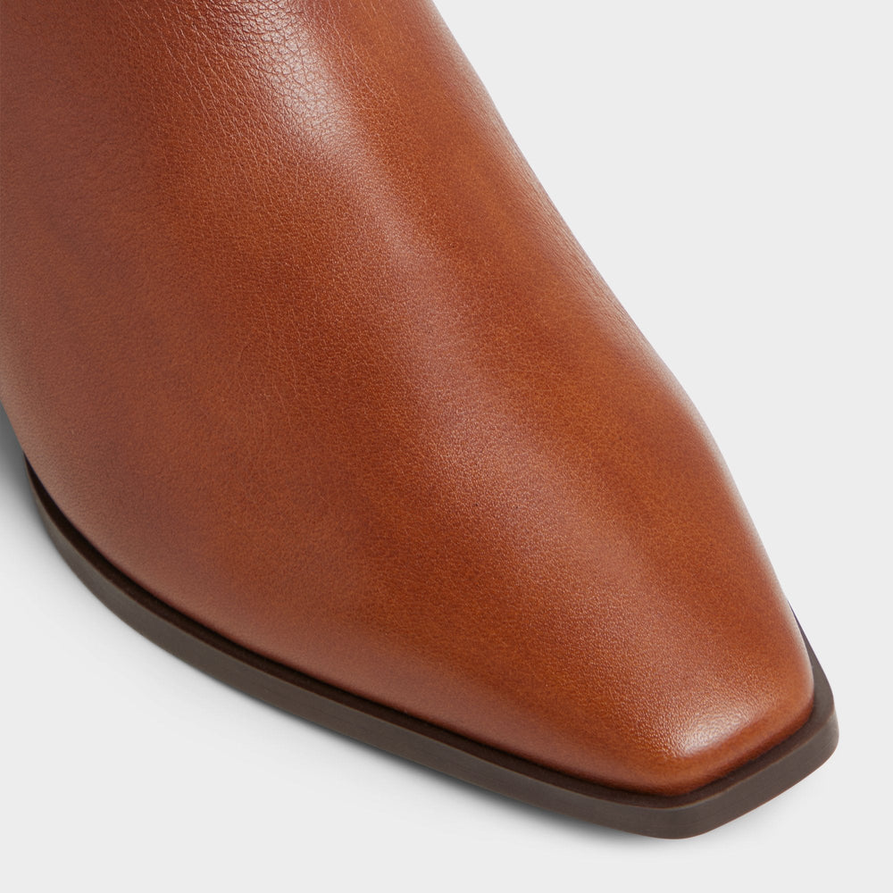 Raneldar in Medium Brown - Chelsea boot, Block heel
