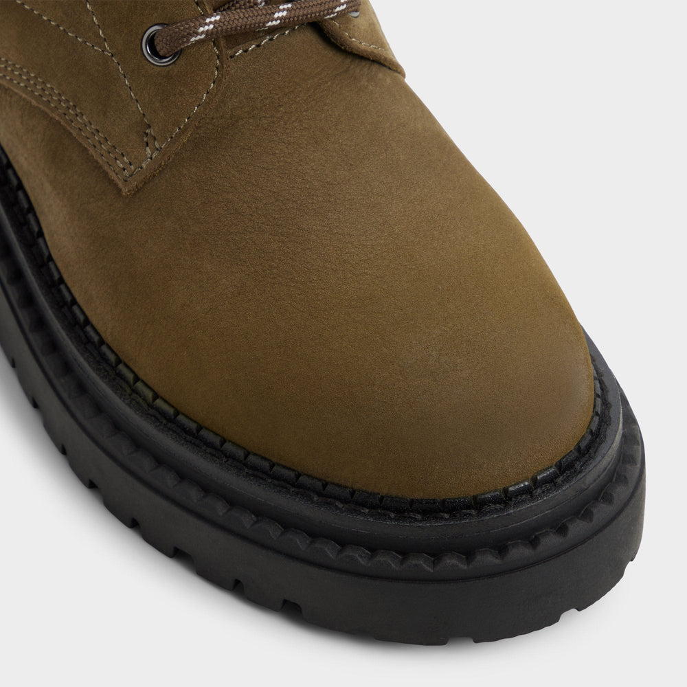 Lewellan in Dark Green - Hiking boot, Lug sole
