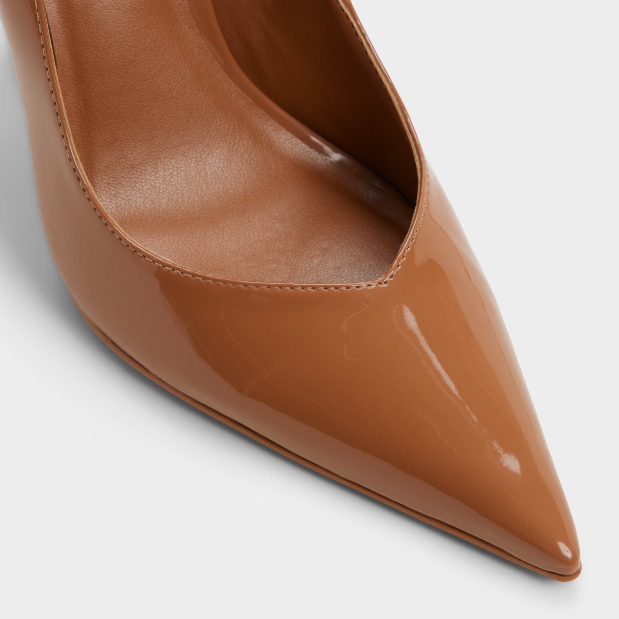 Emelie in Medium Brown - Pump, Stiletto heel