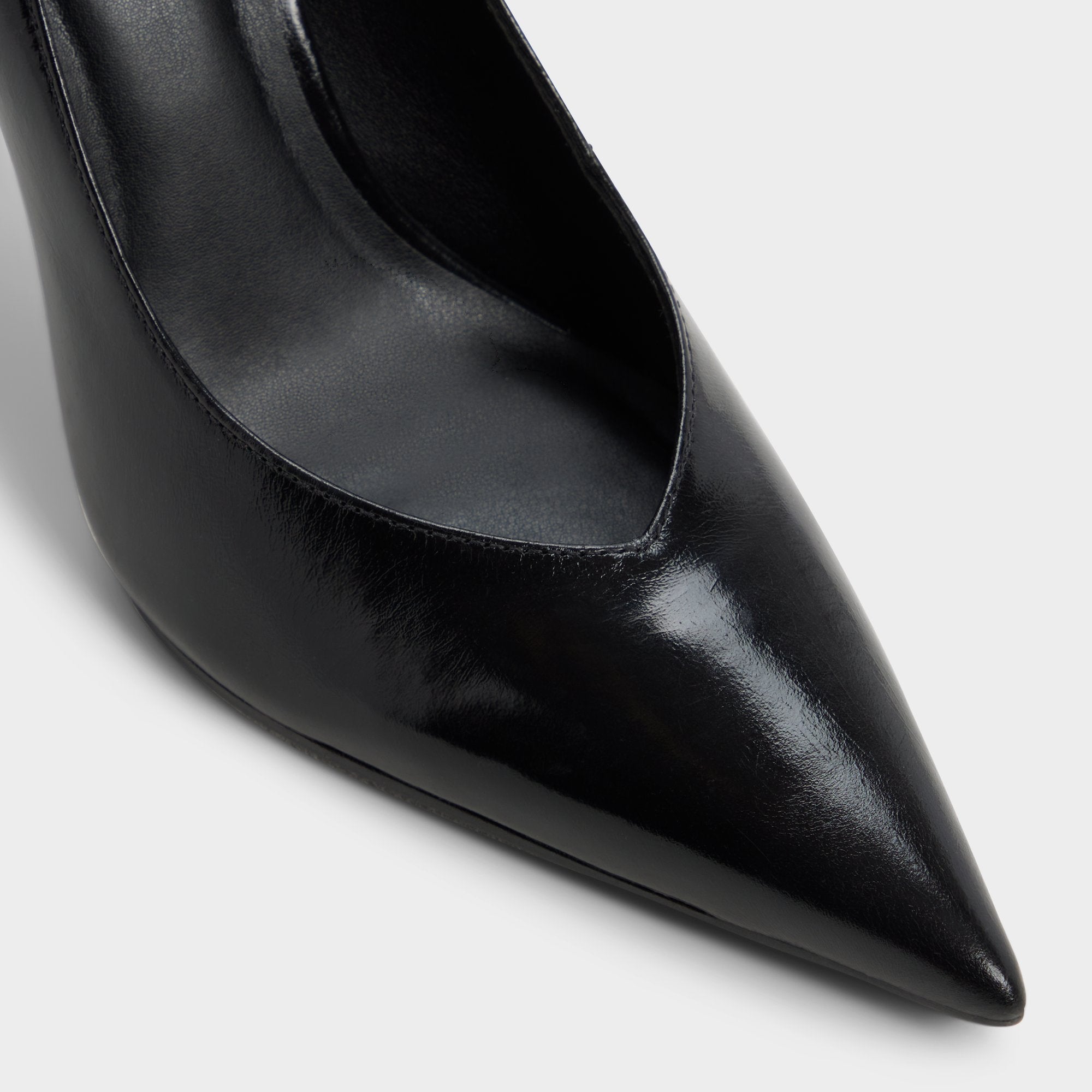 Zaira in Black - Pump, Stiletto heel
