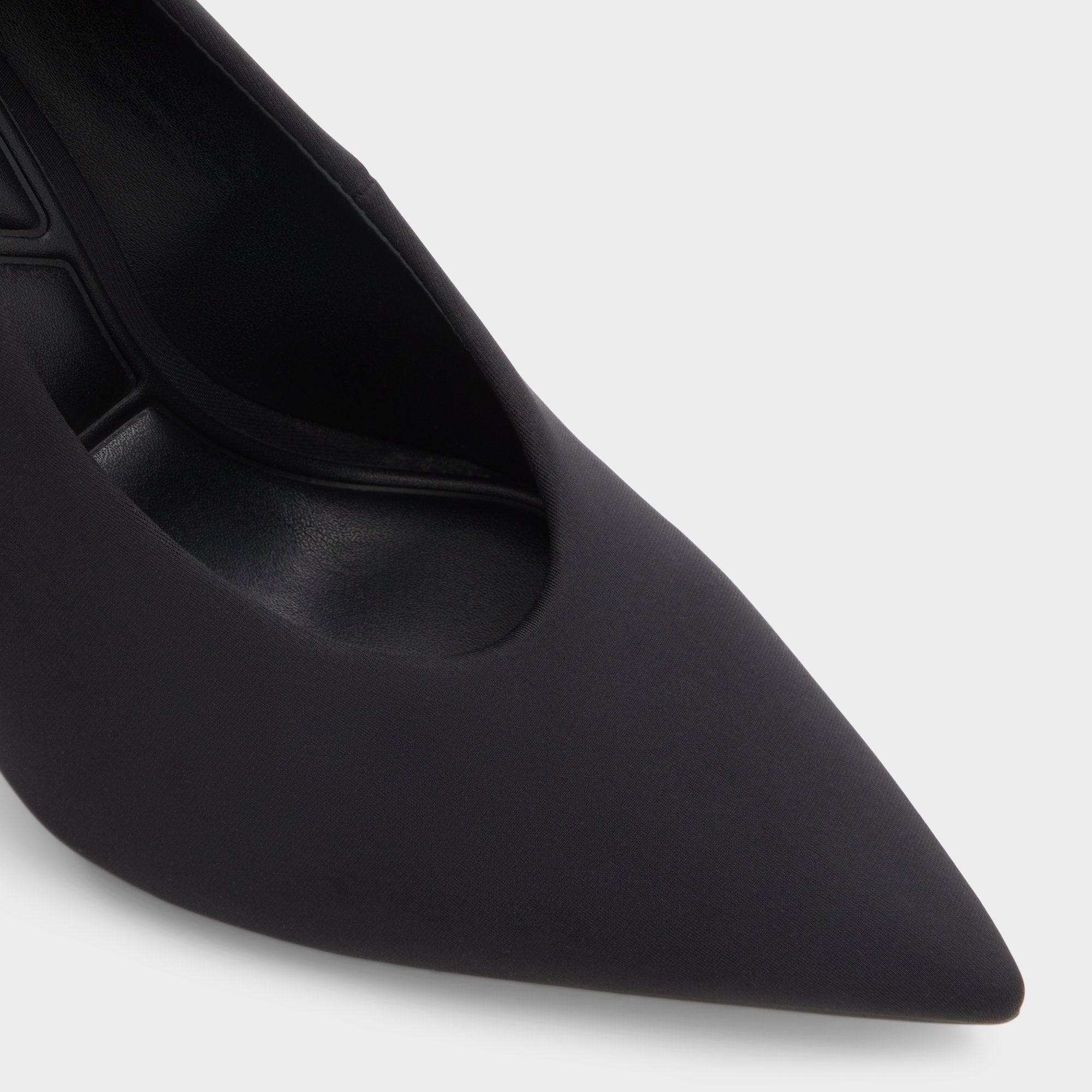 Lessy in Black - Pump, Stiletto heel