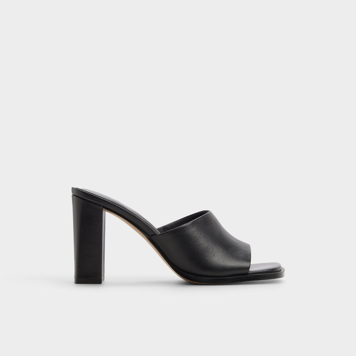 Re in Sophia Black - Heeled mule, Block heel