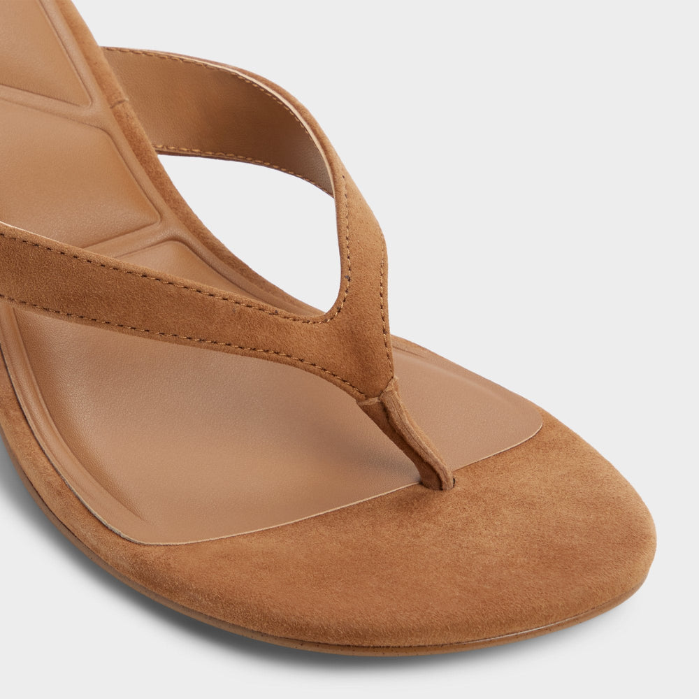 Jump in Medium Brown - Heeled flip flop, Kitten heel