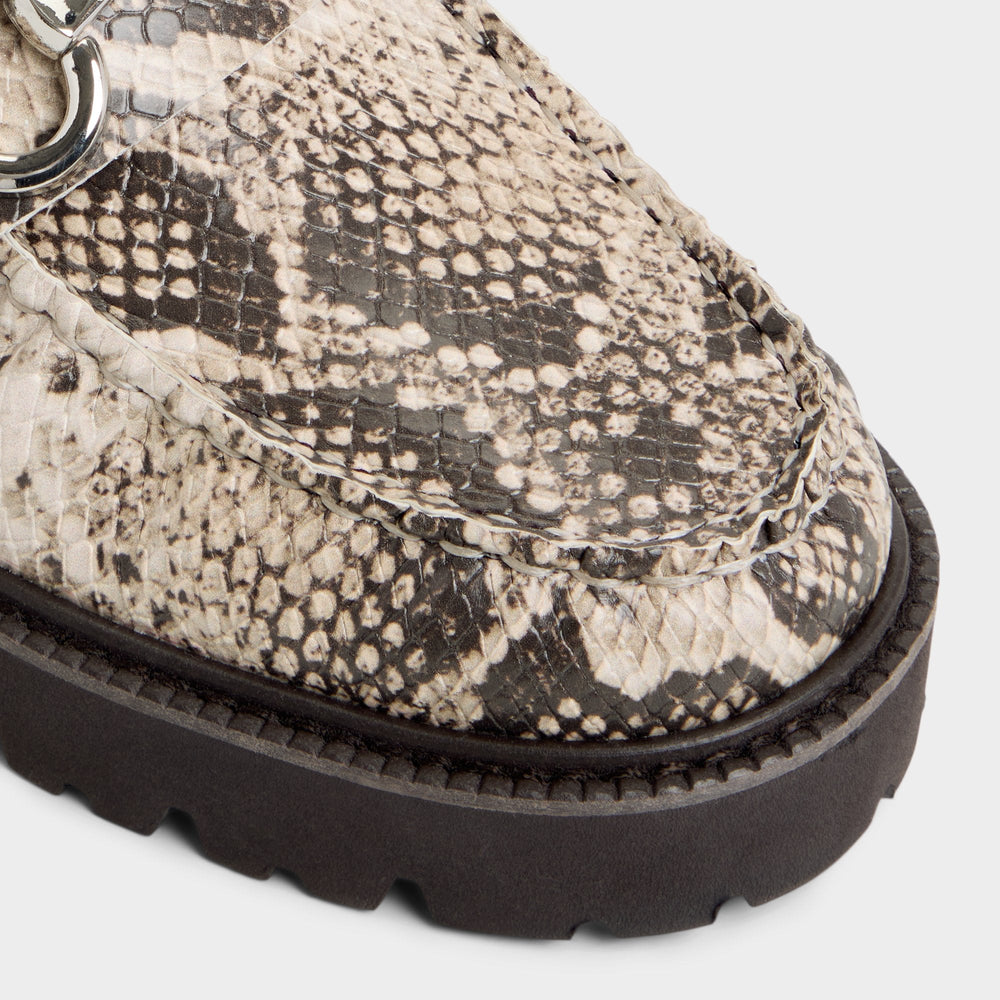 Danrose in Open Brown - Loafer, Lug sole