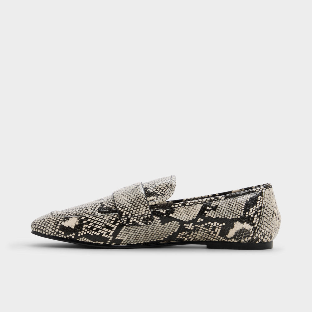 Bellamyy Black/White Women's Loafers & Oxfords - Loafer