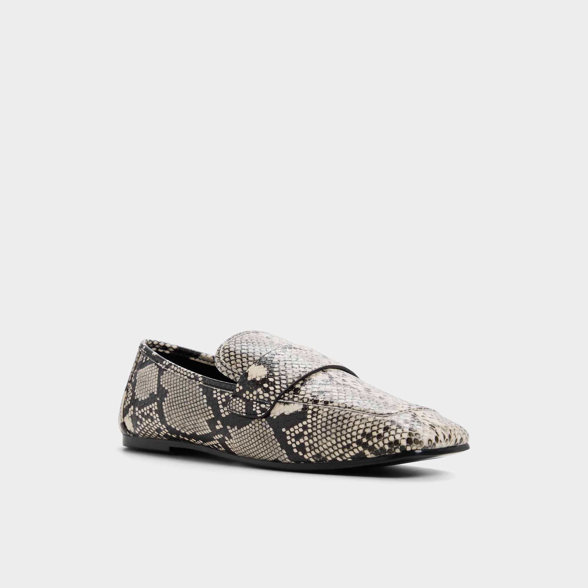 Bellamyy Black/White Women's Loafers & Oxfords - Loafer