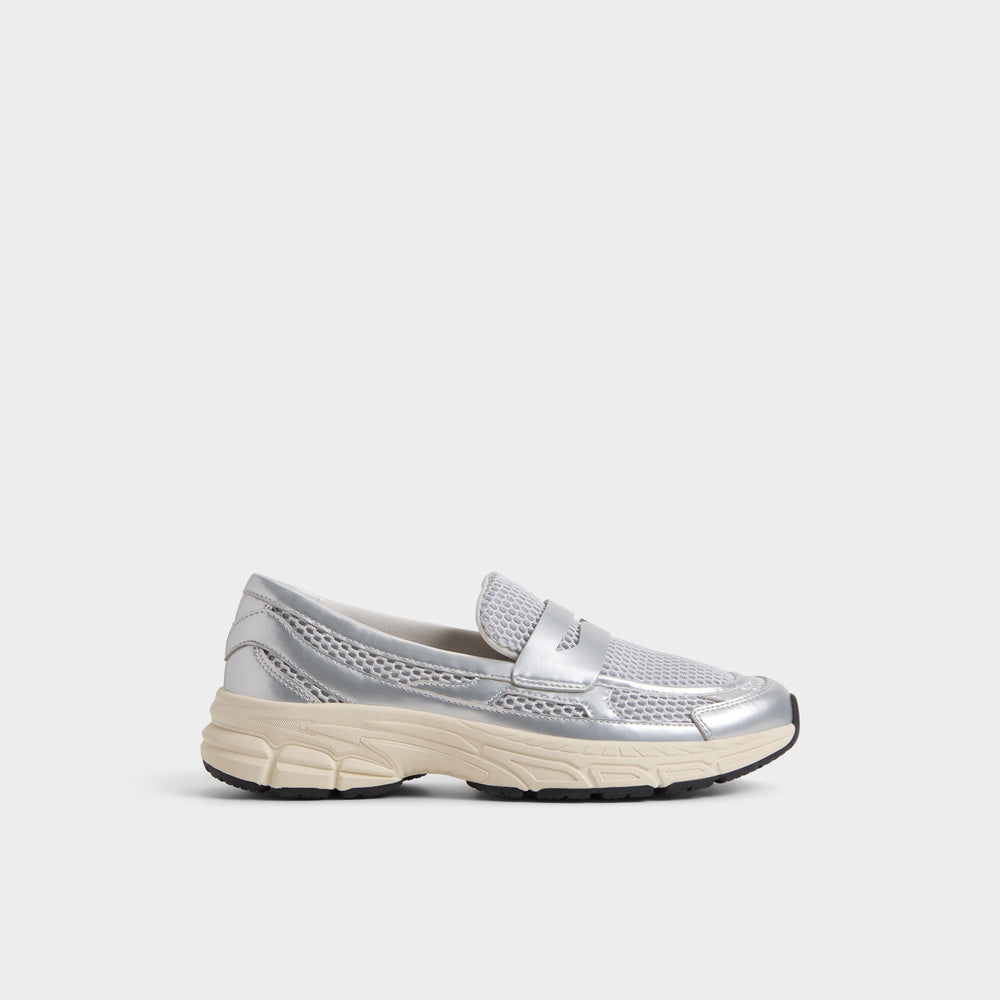 Loffy in Silver - Loafer, Jogger sole