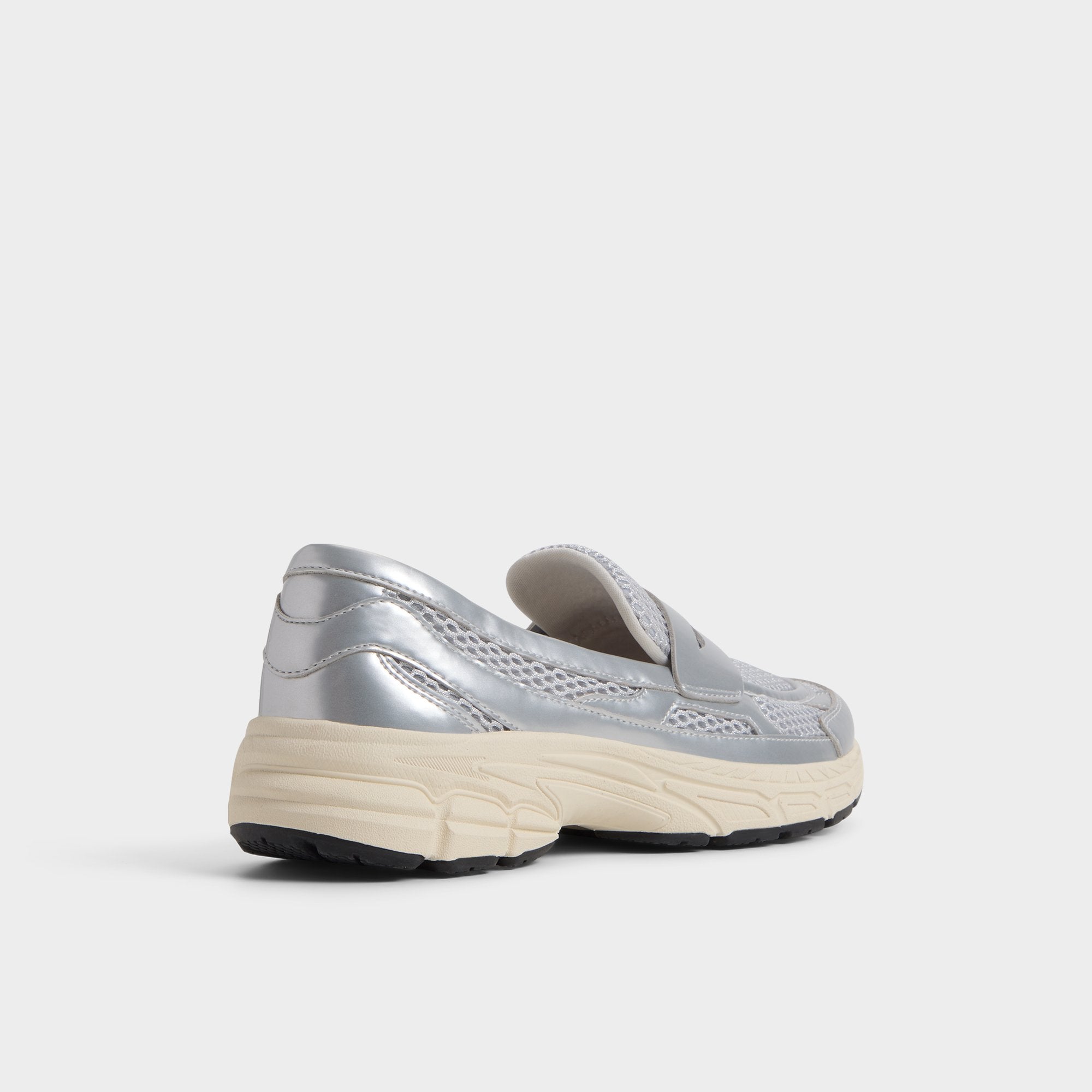 Loffy in Silver - Loafer, Jogger sole