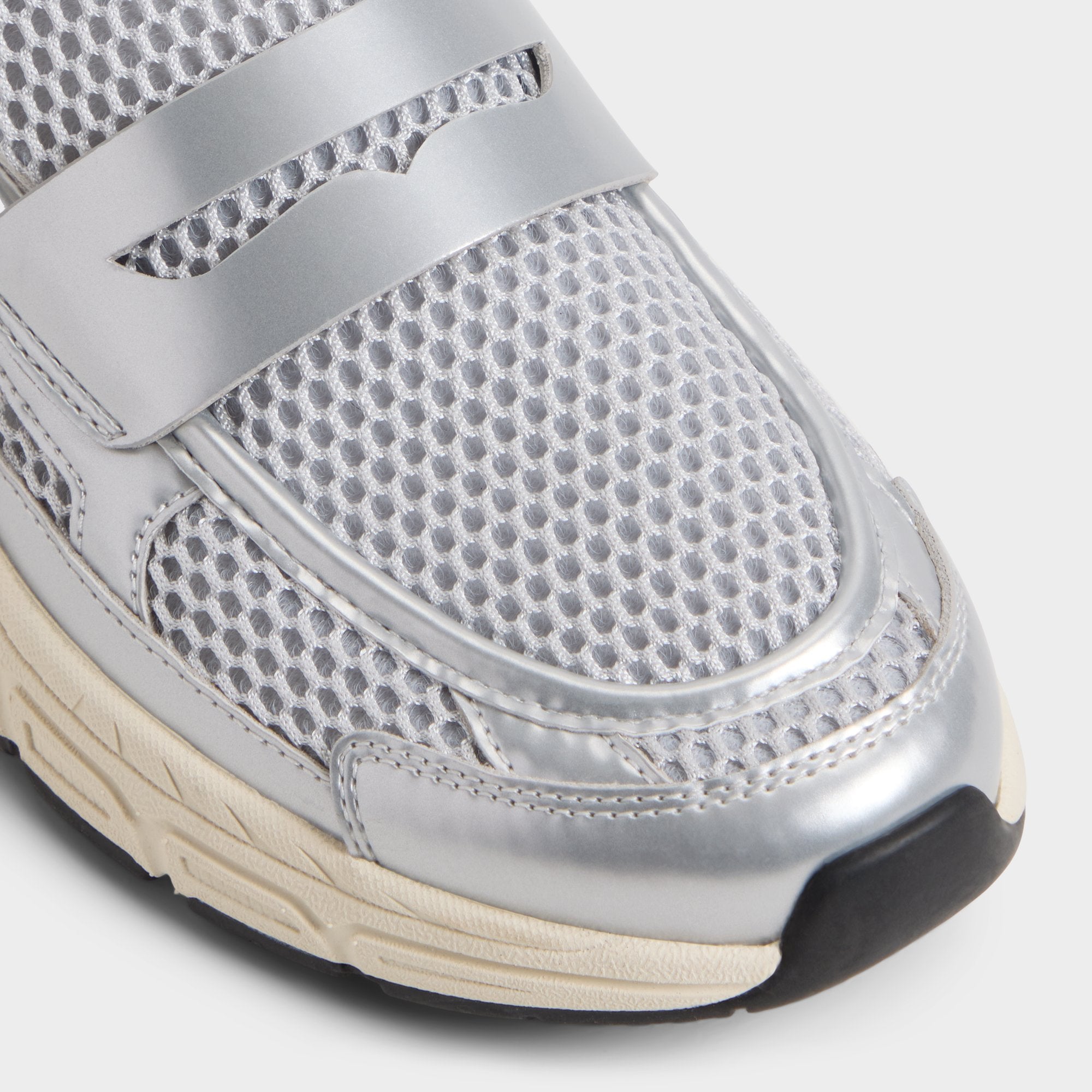 Loffy in Silver - Loafer, Jogger sole