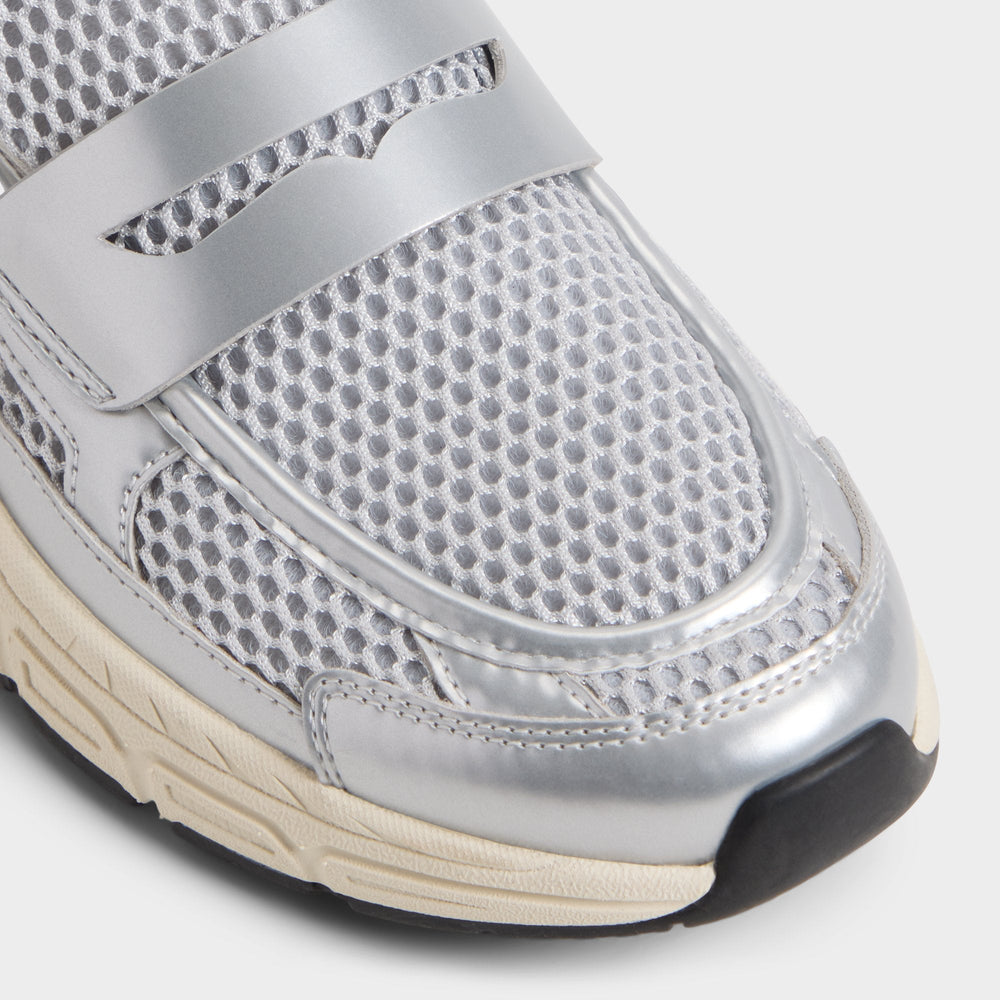 Loffy in Silver - Loafer, Jogger sole