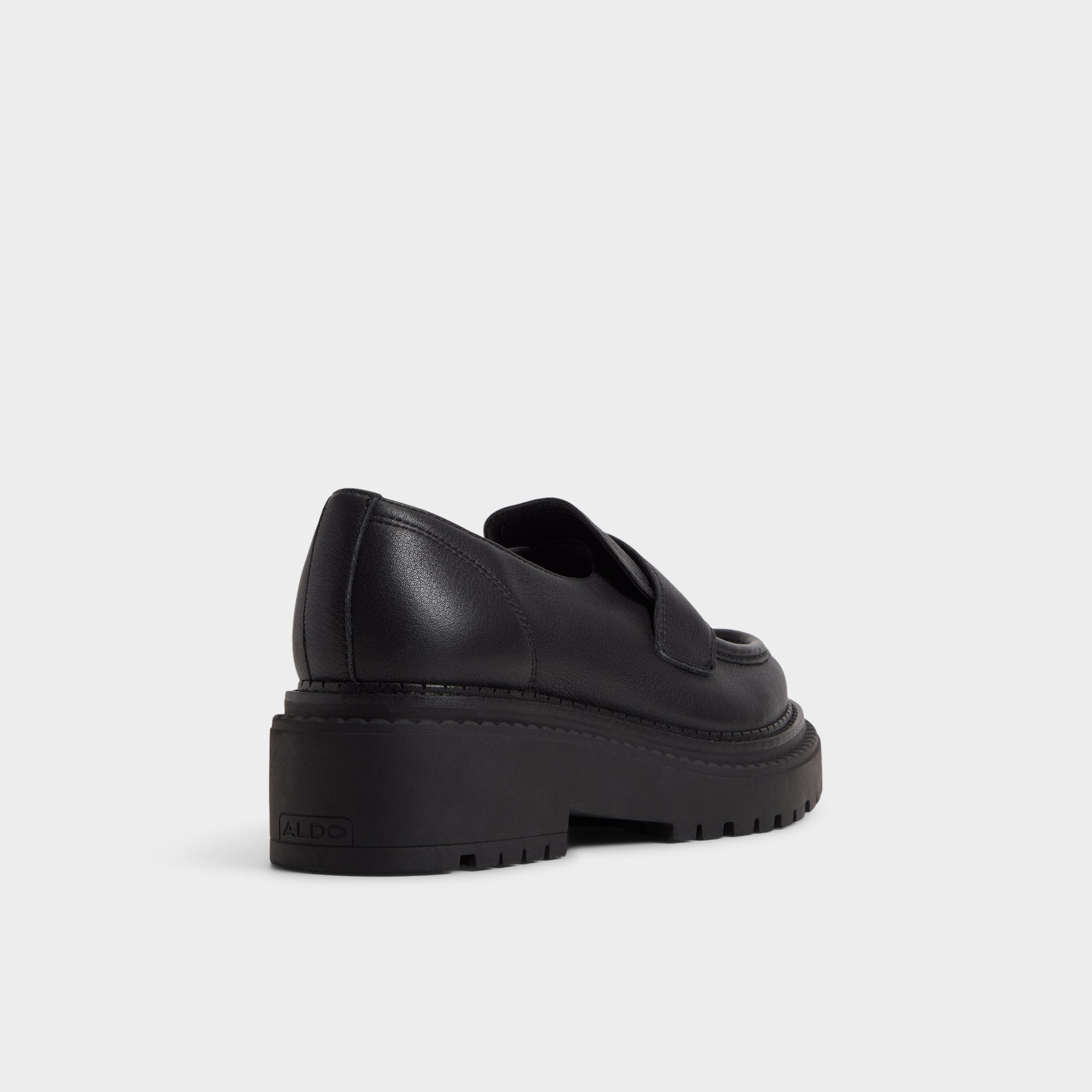 Miravella in Black - Loafer, Lug sole