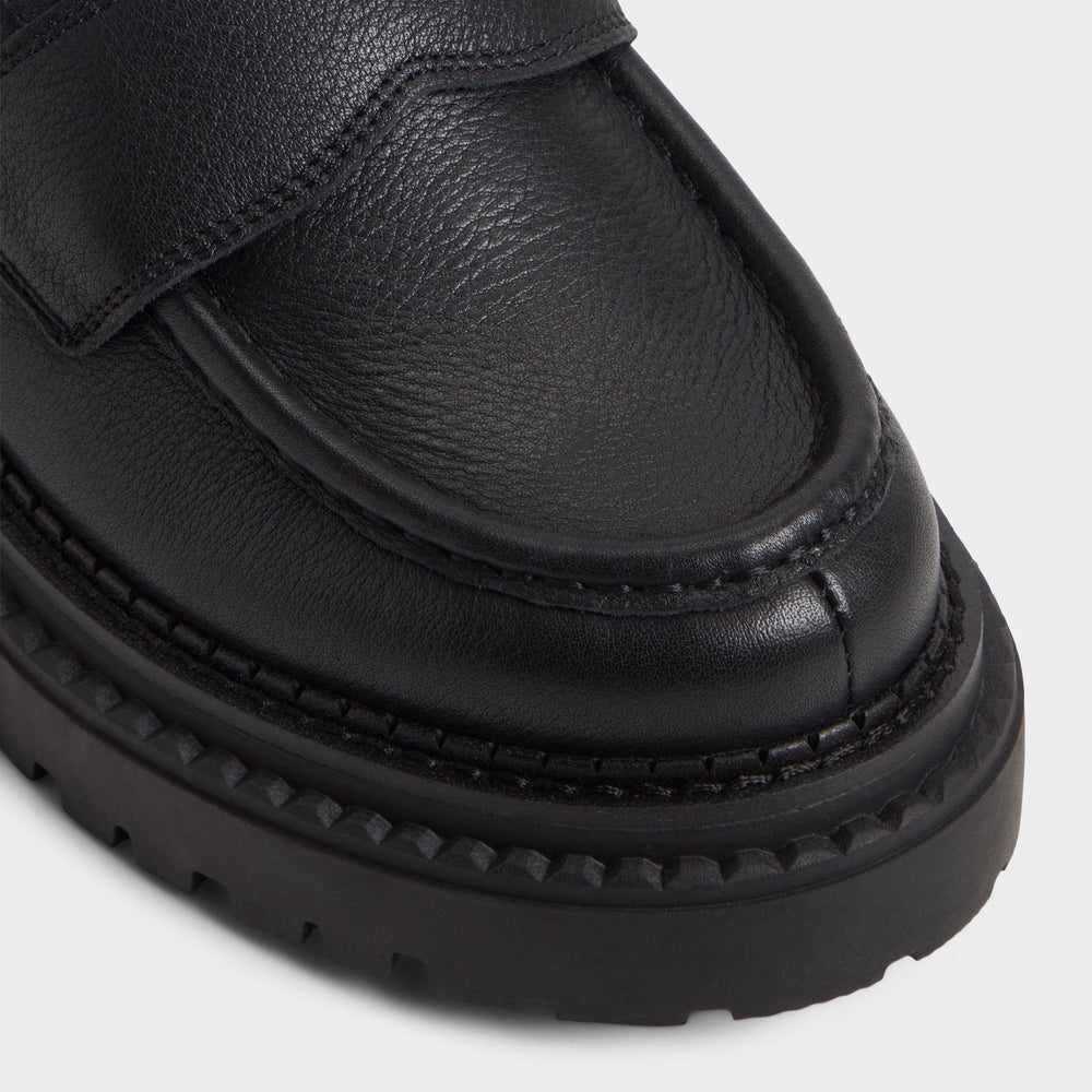 Miravella in Black - Loafer, Lug sole
