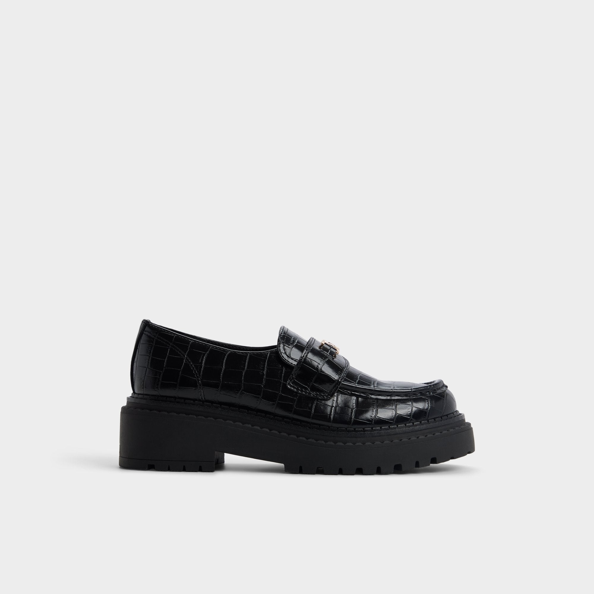 Miravelle in Black - Loafer, Lug sole