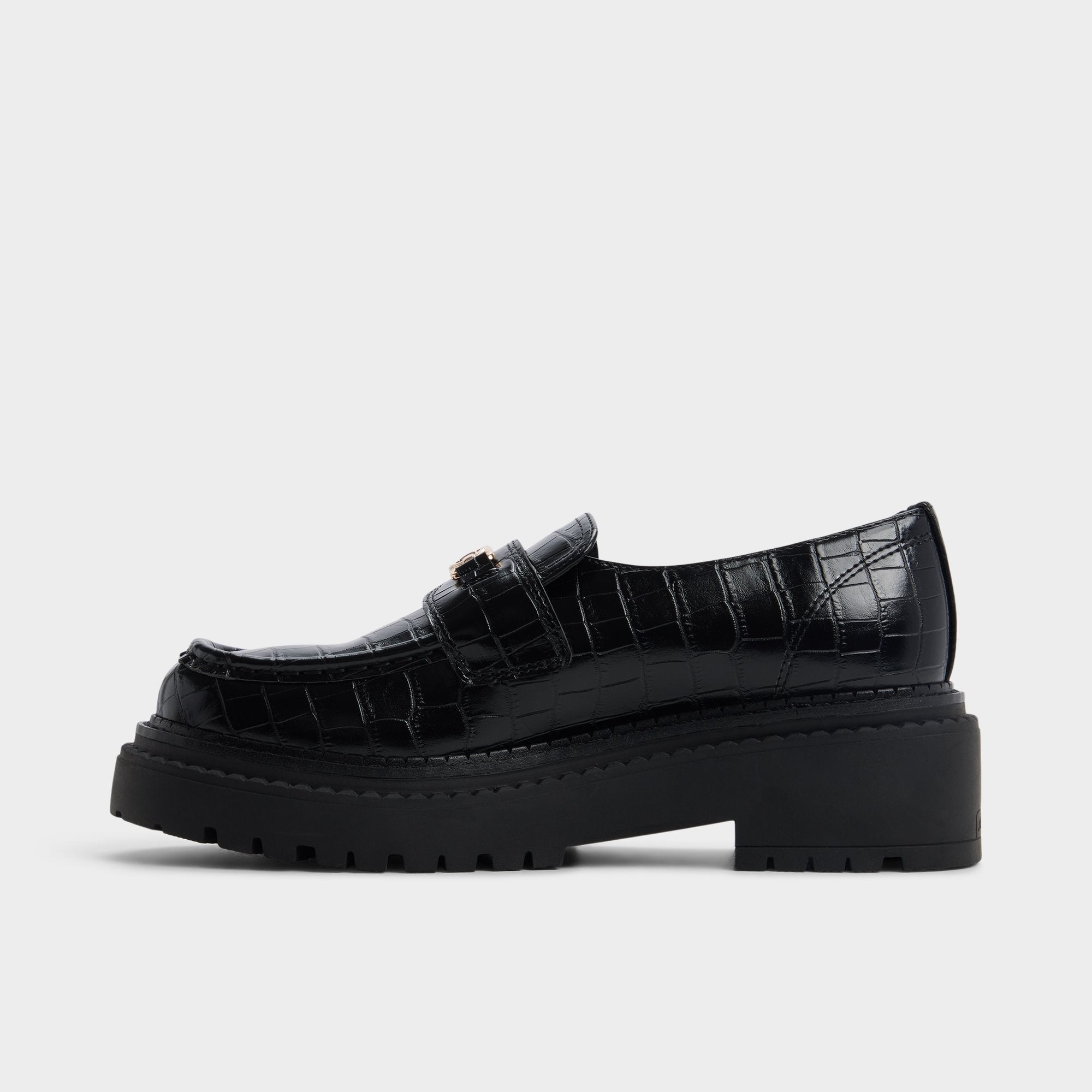 Miravelle in Black - Loafer, Lug sole