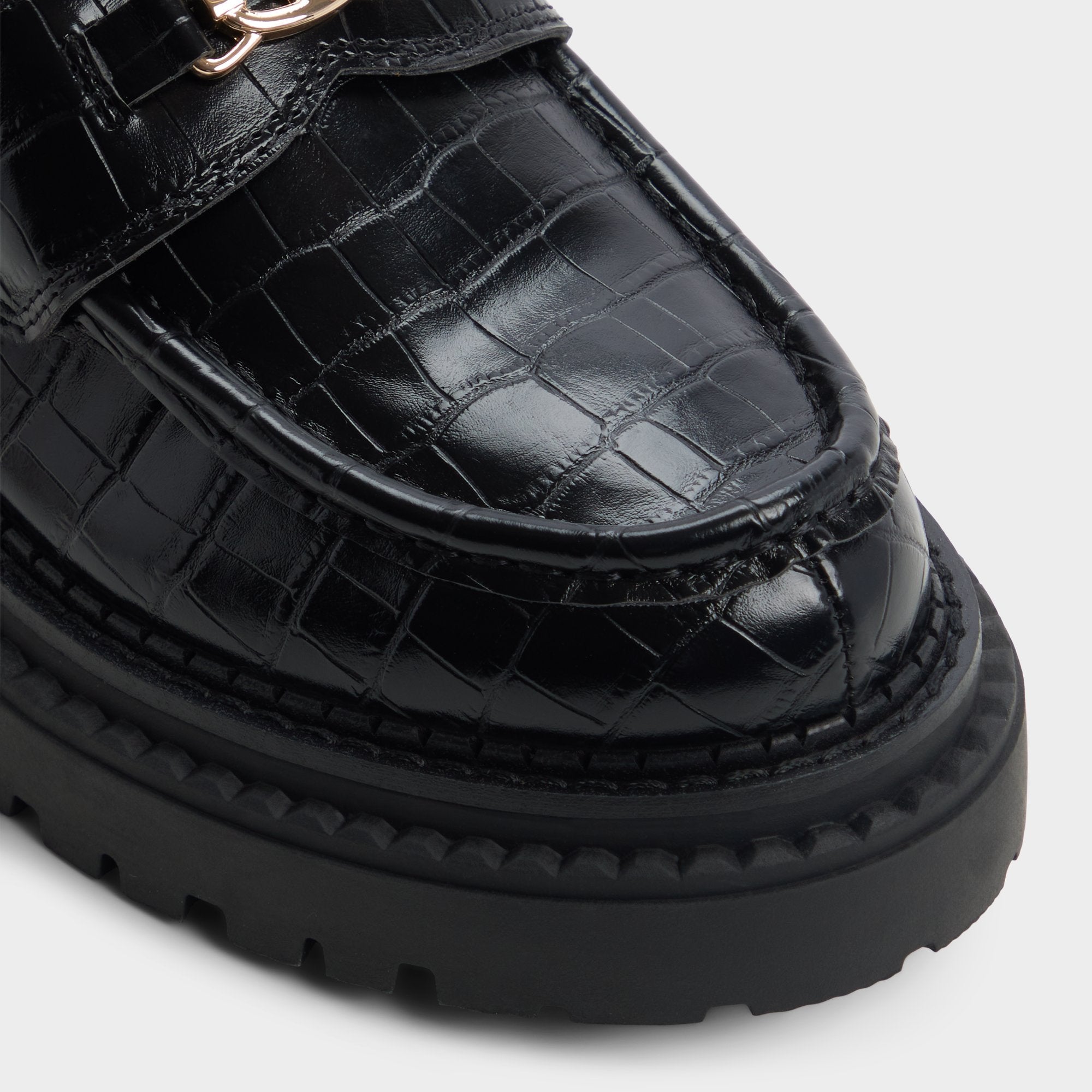 Miravelle in Black - Loafer, Lug sole