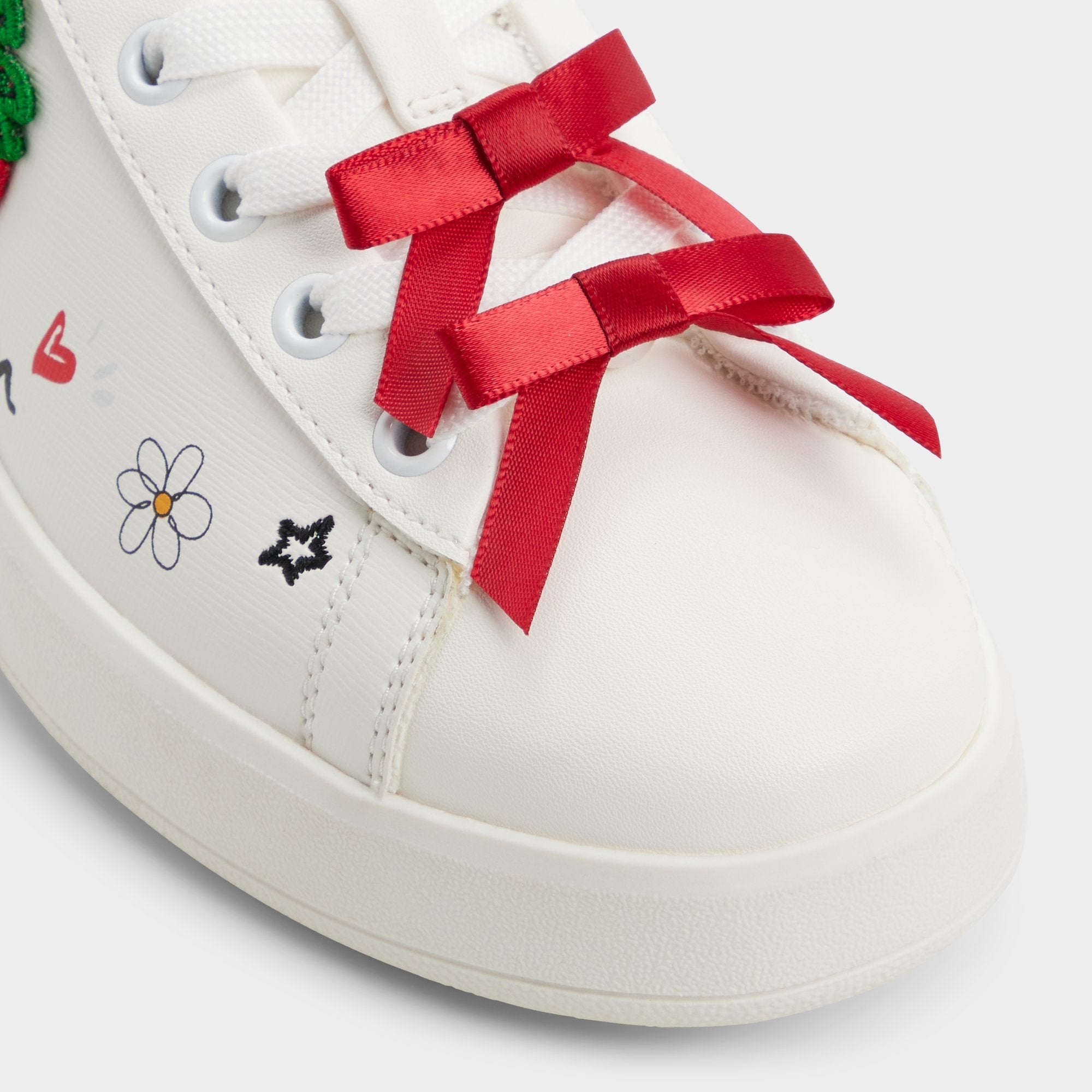 Lovesneaker in White - Sneaker, Jogger sole