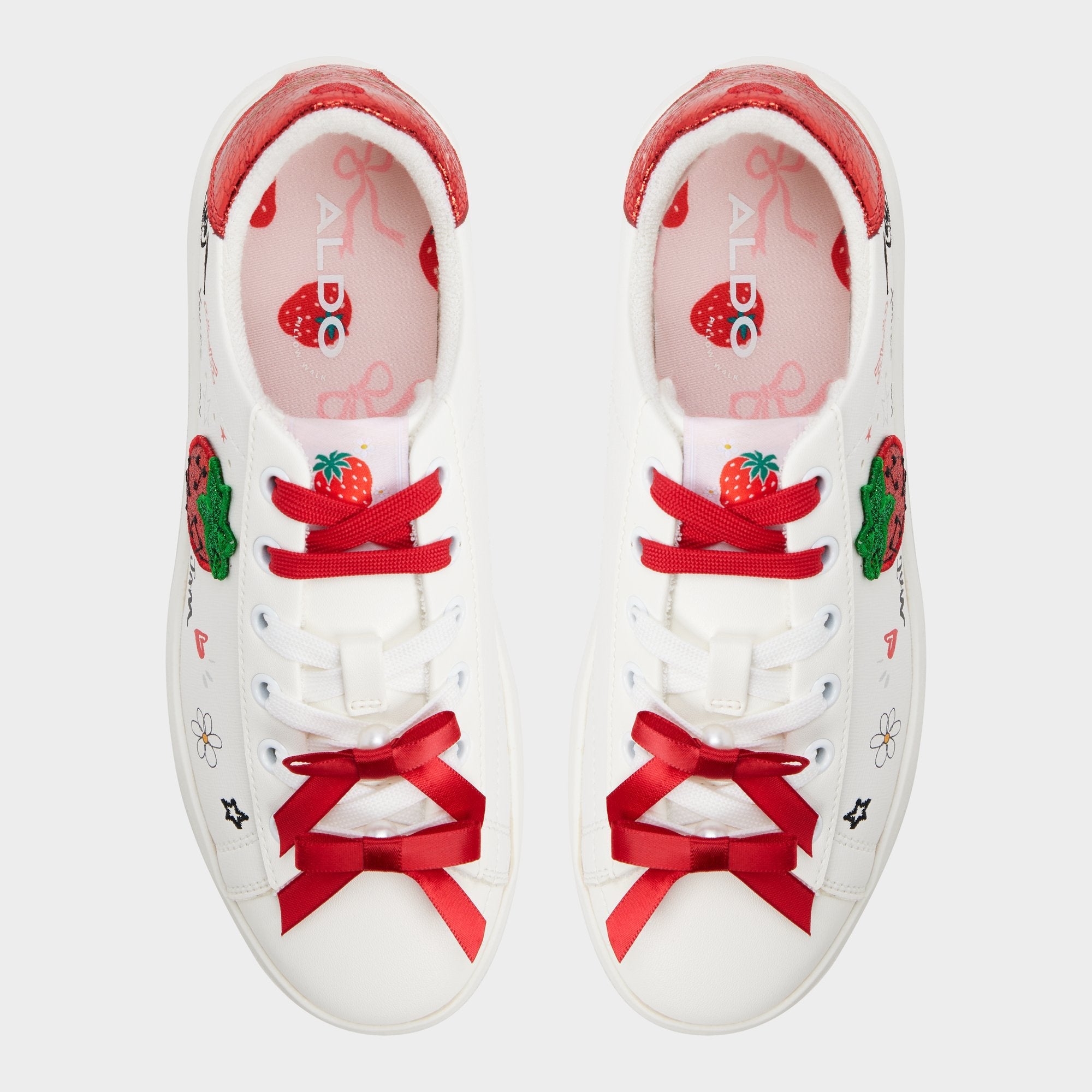 Lovesneaker in White - Sneaker, Jogger sole
