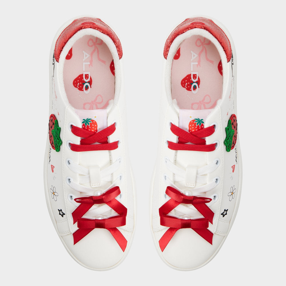 Lovesneaker in White - Sneaker, Jogger sole