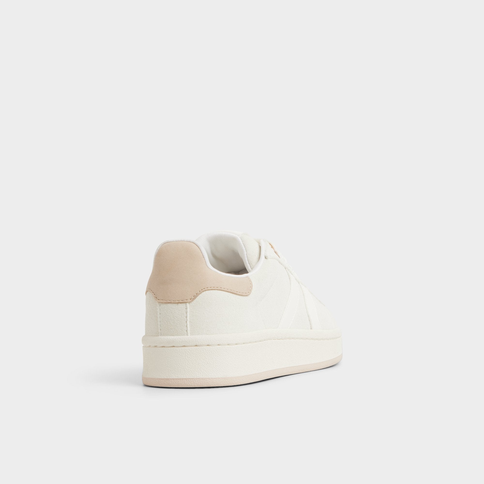 Retrochic in White - Low top sneaker, Cup sole