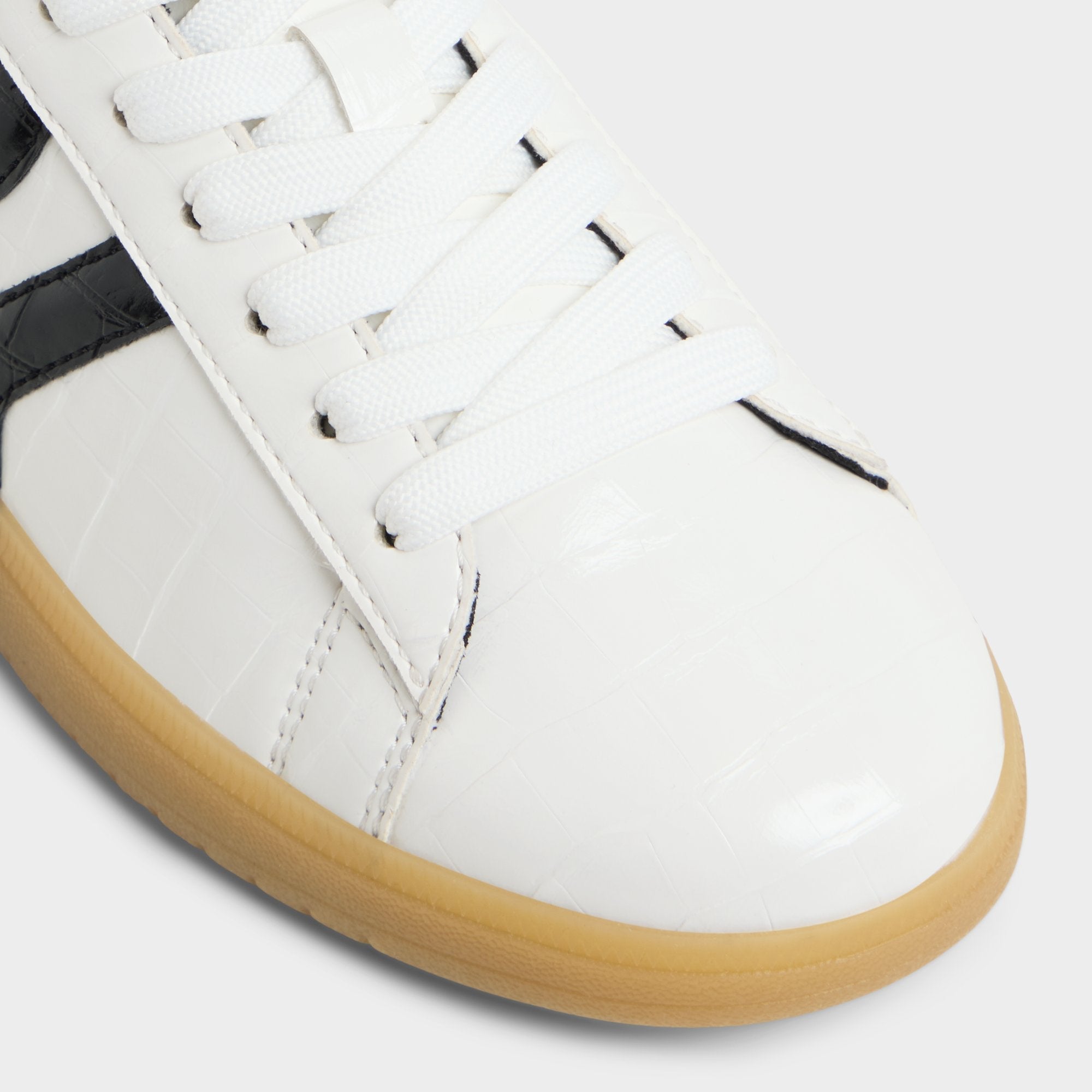 Chicsneaker2 White/Black Women's Low top sneakers - Sneaker, Cup sole