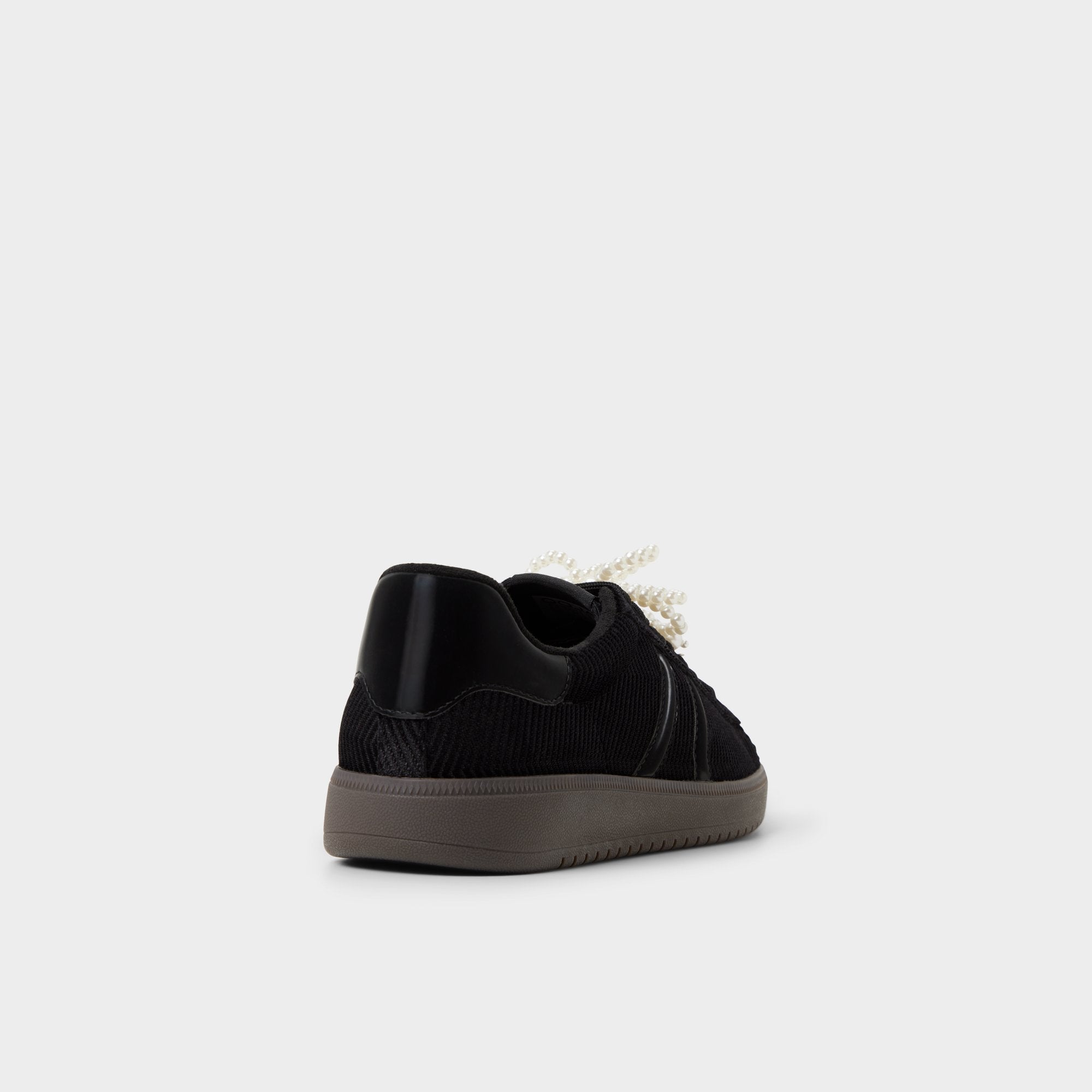 Chicsneaker2 in Black Black - Low top sneaker, Cup sole