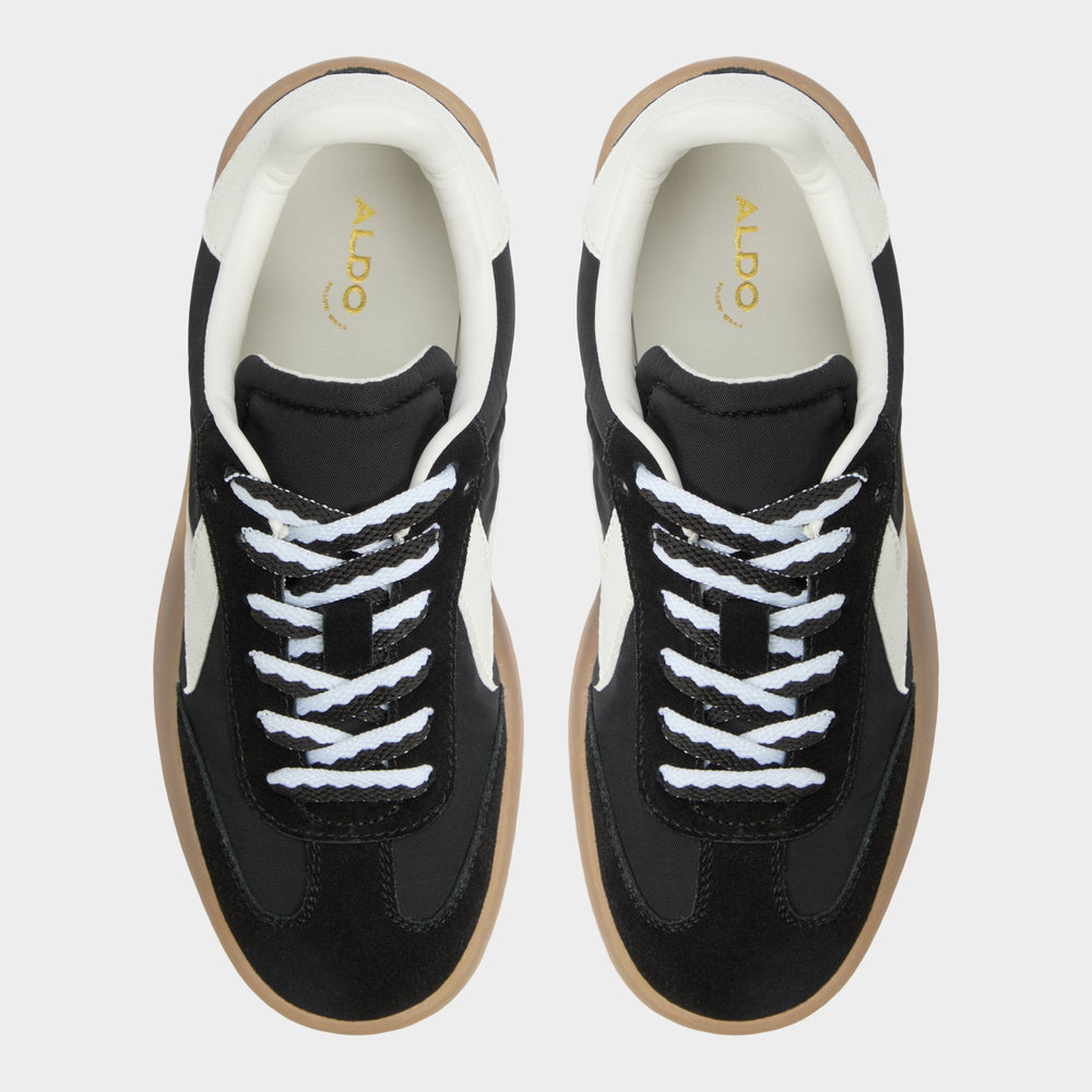 Retrostep Black Women's Low top sneakers - Low top sneaker