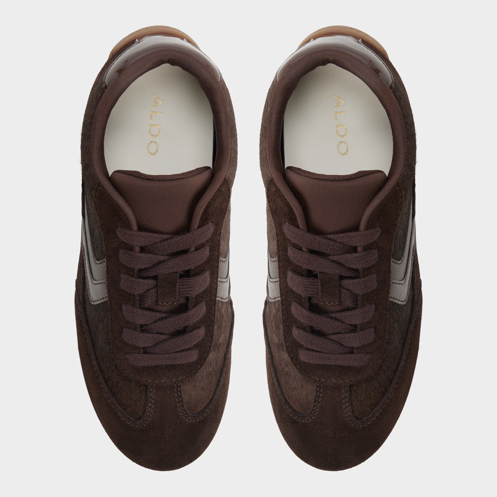 Coolchic in Dark Brown - Jogger sneaker