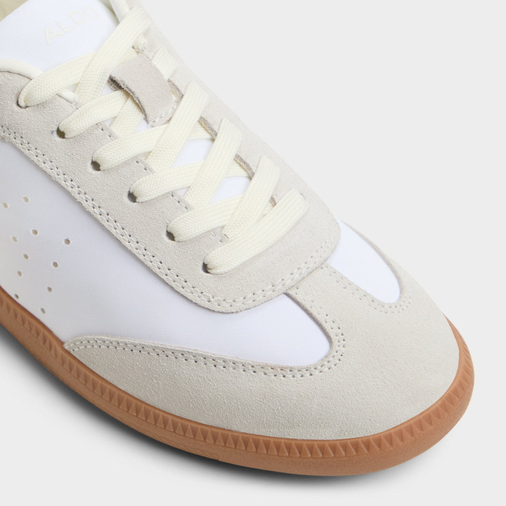 Clubstyle White/Black Women's Low top sneakers - Jogger sneaker, Jogger sole