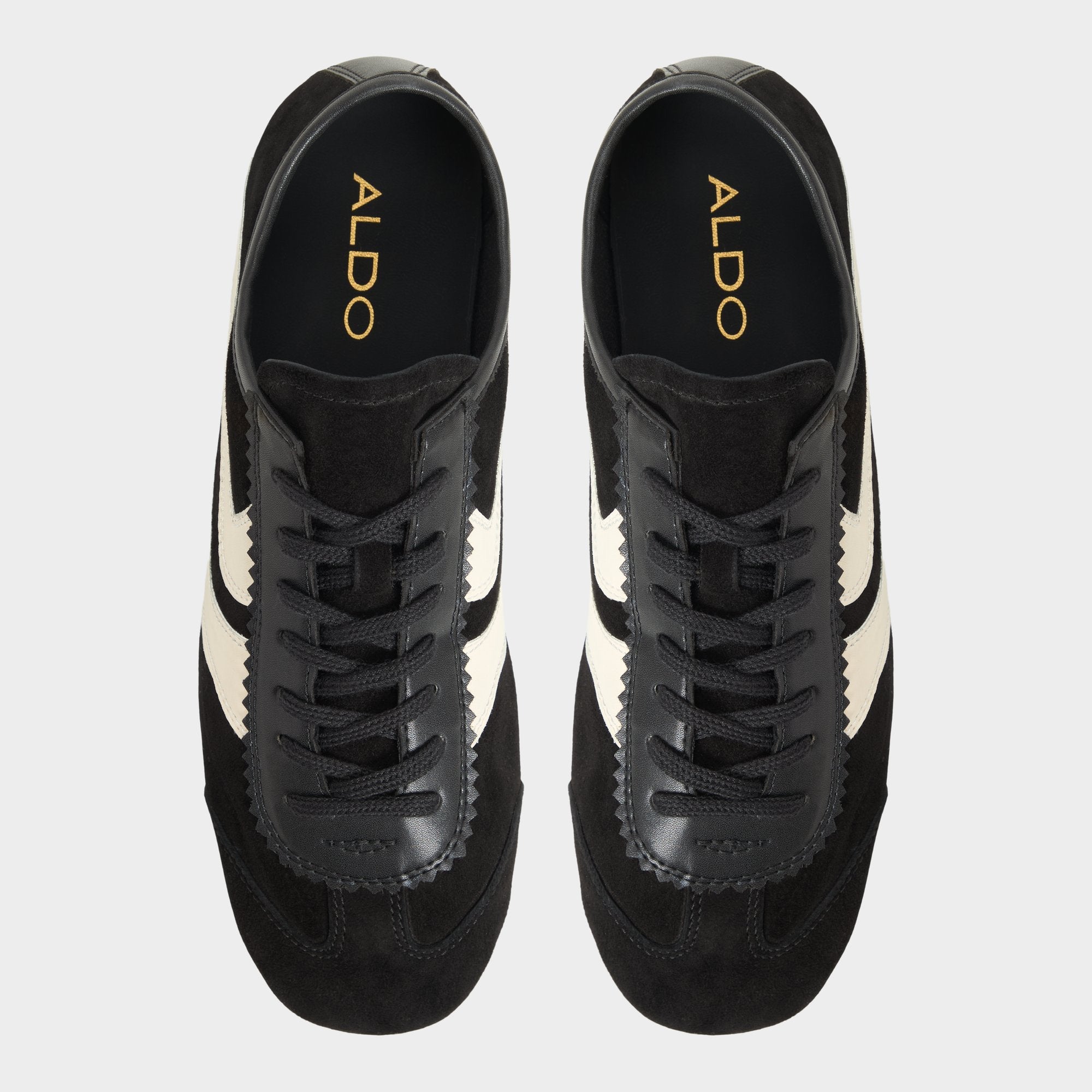 Adrelya in Black - Jogger sneaker, Jogger sole