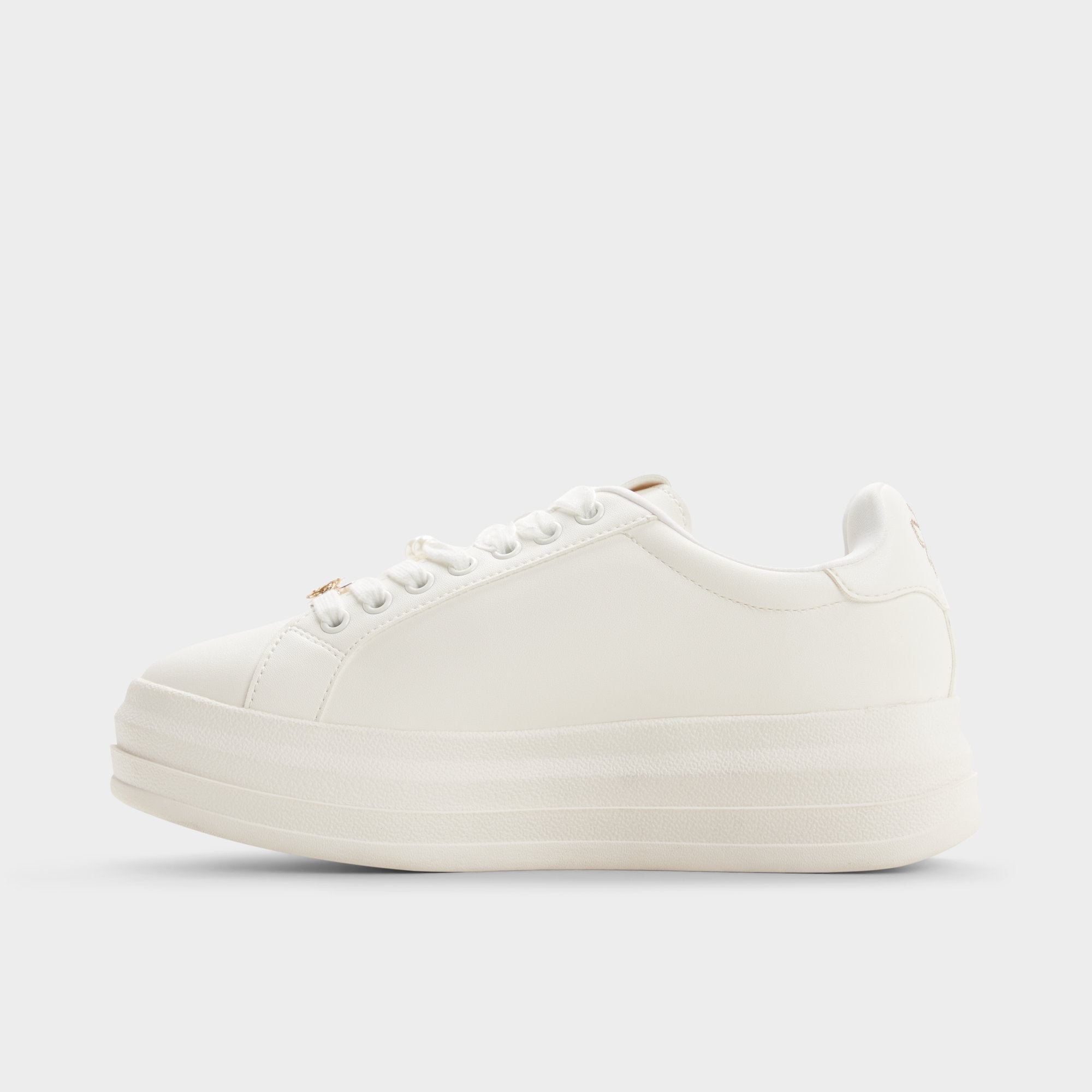 Pearlwing2 in White - Sneaker, Jogger sole