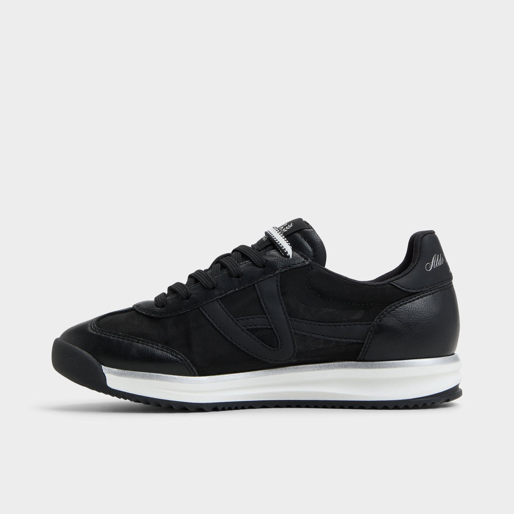 Stepcount Black Women's Low top sneakers - Jogger sneaker, Jogger sole