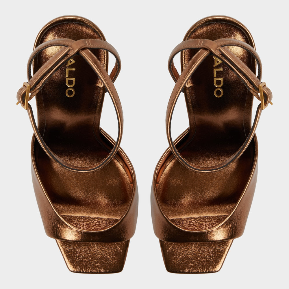 Alisonn in Bronze -